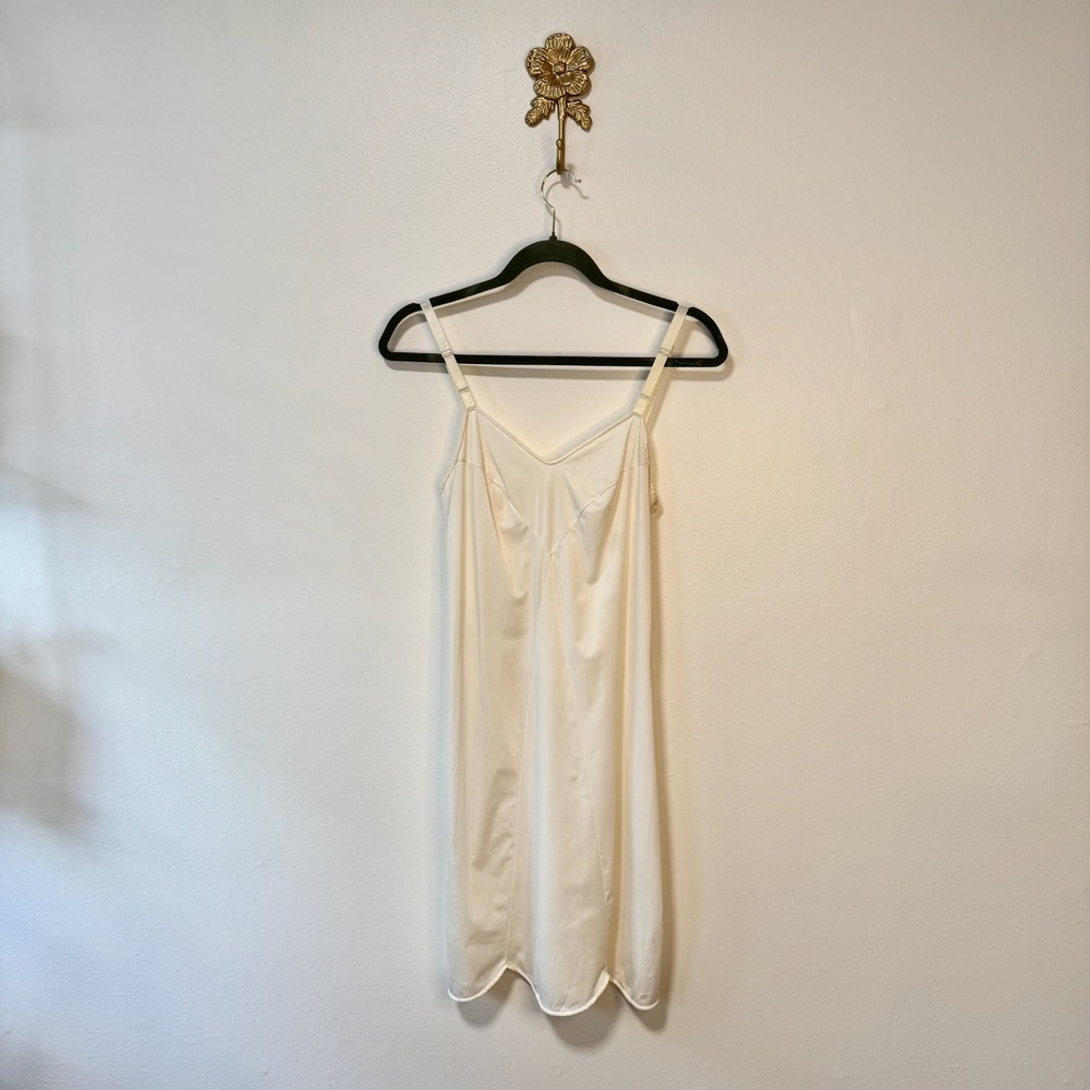 VTG 60s Penneys Gaymode White Full Slip Dress Scalloped Hem Lingerie 9 Fits XS